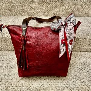 Portland Leather Goods AP Sangria Medium Zip tote